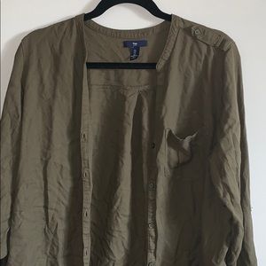 Green button down long sleeve blouse